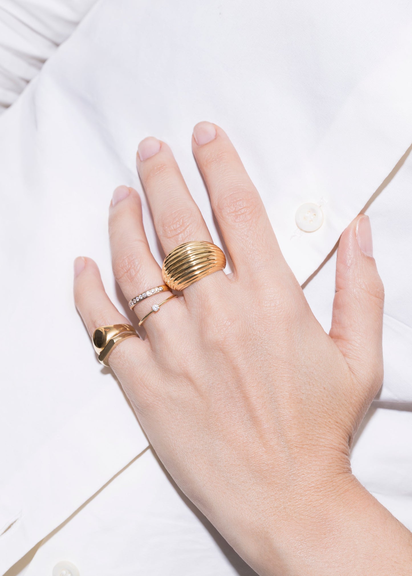 we 18k engagement multiple diamonds ring