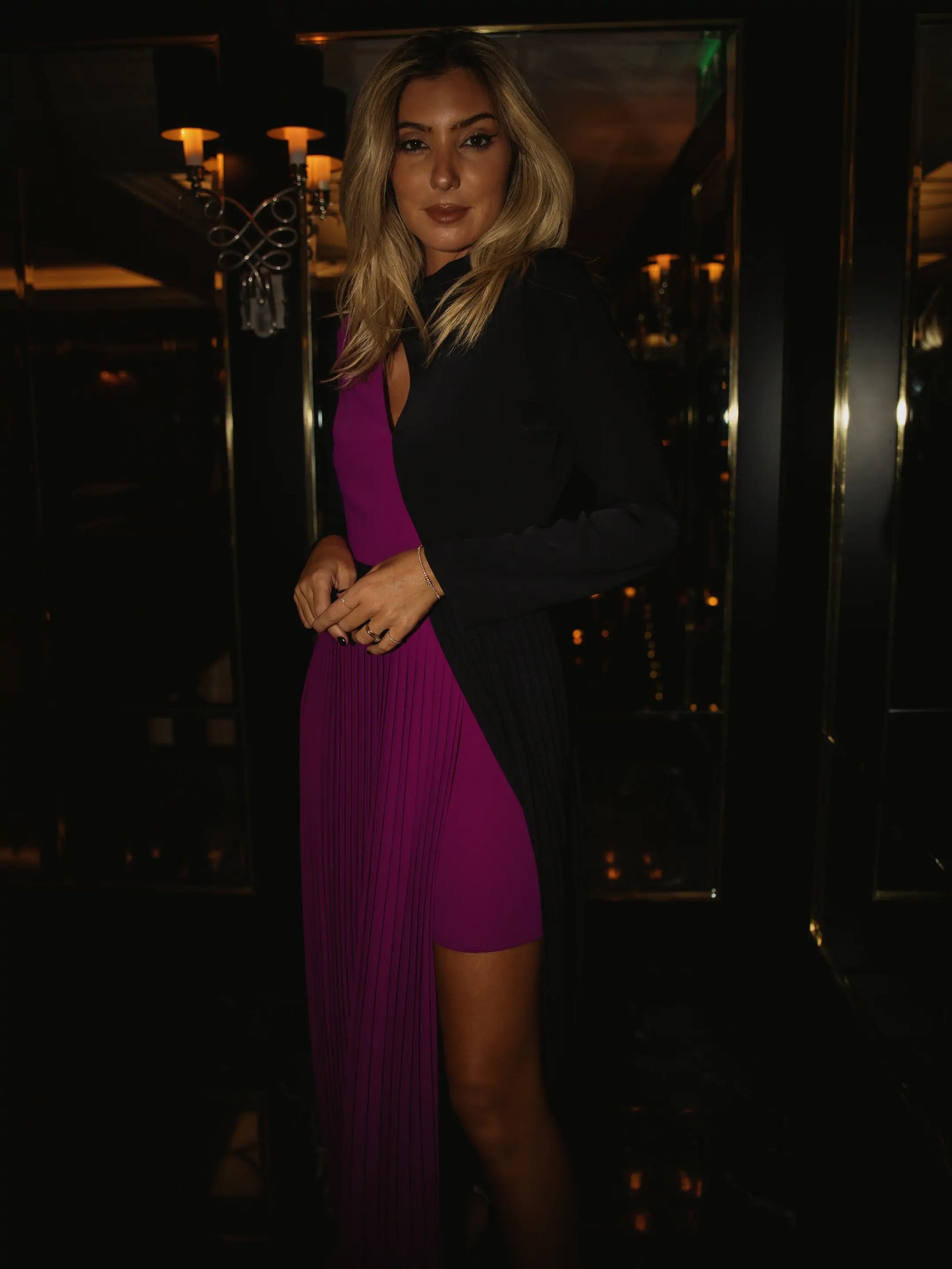 Vestido Bicolor Com Saia Plissada