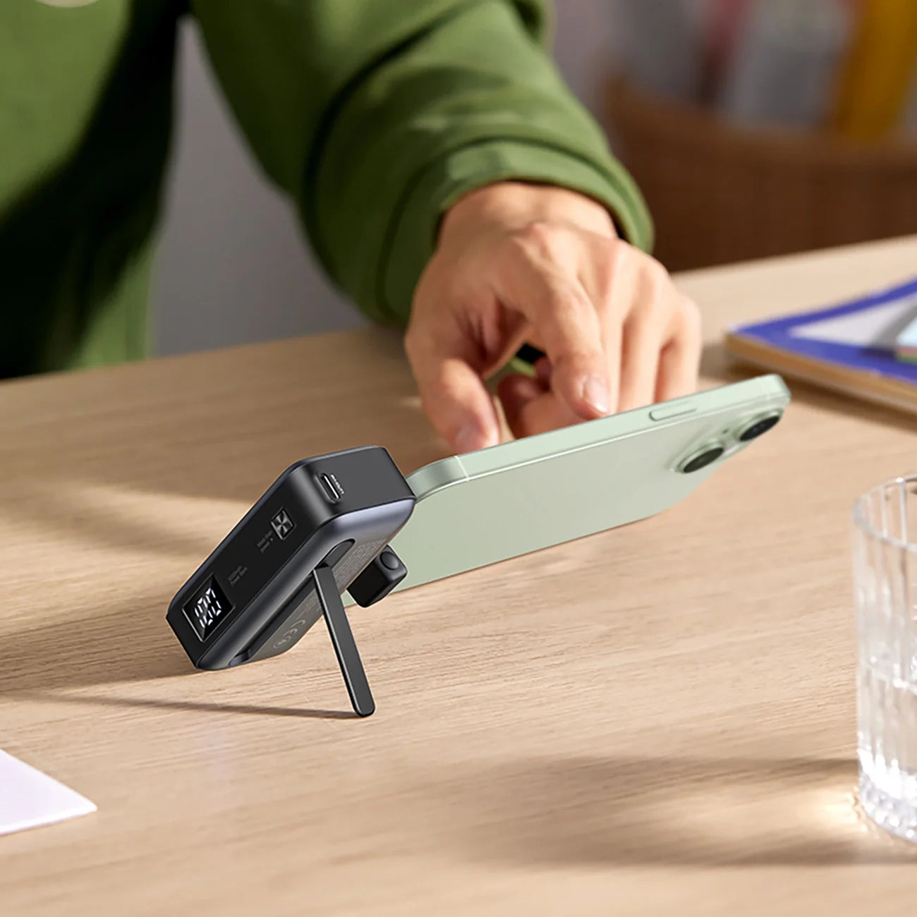 Power Bank UGREEN 5000mAh c/ conector USB-C integrado