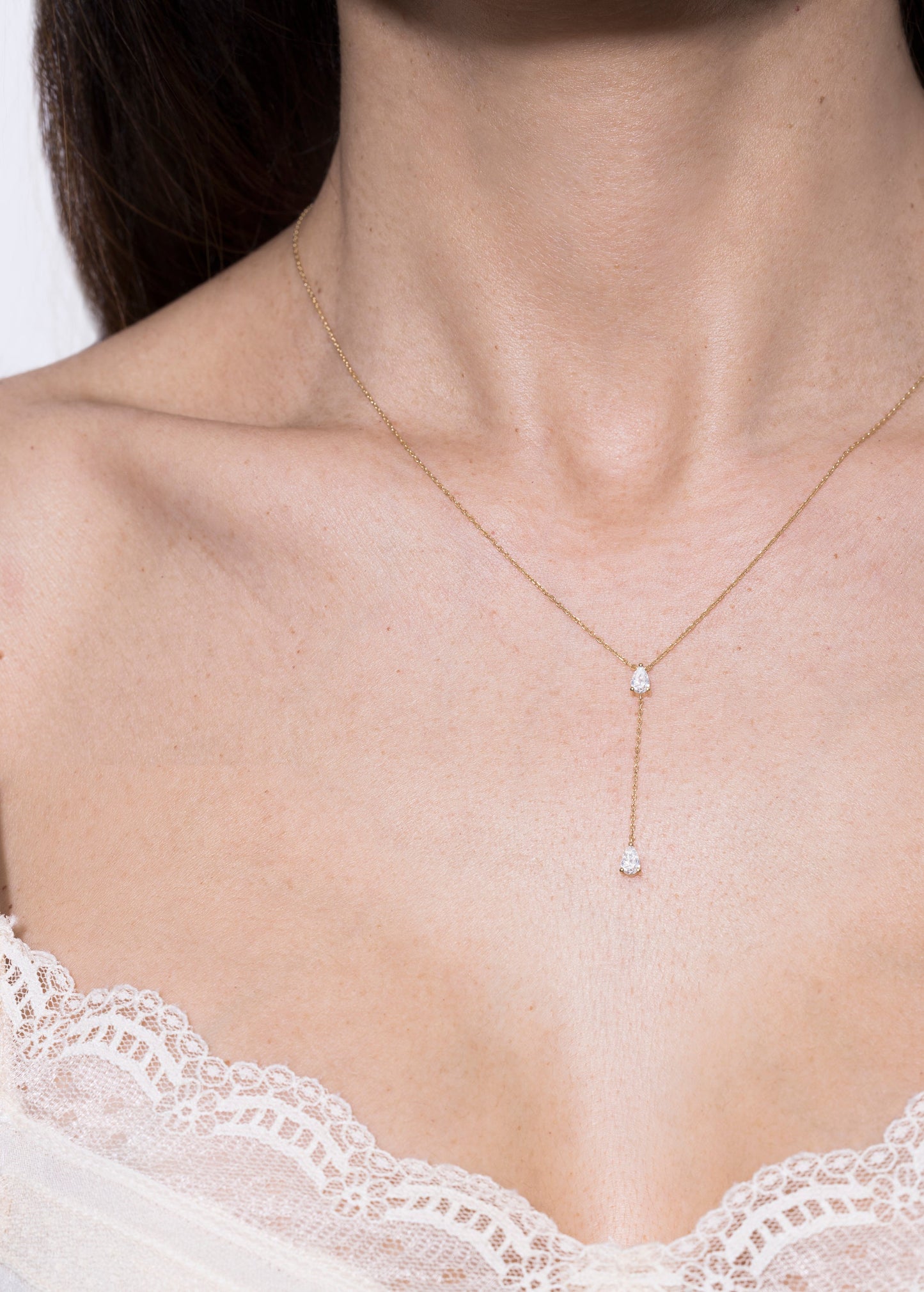 two diamonds linked 18k necklace