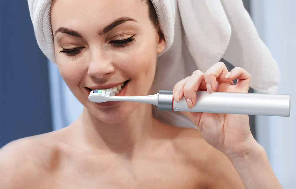 FairyWill FW-P80 escova de dentes Elétrica com conjunto de pontas e estojo (Branco)