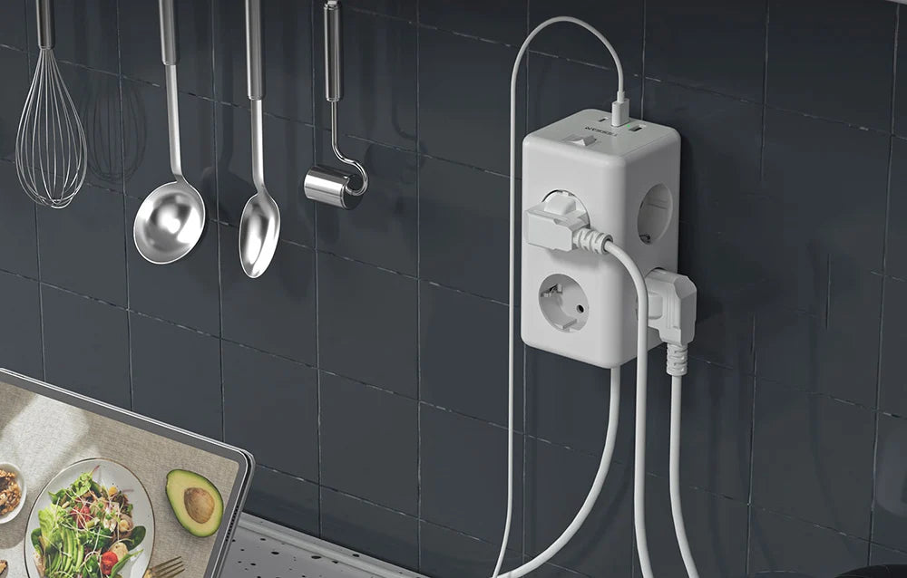 Extensão Cubo Séxtupla com 2 Portas USB-A e 1 USB-C (Branco) TESSAN