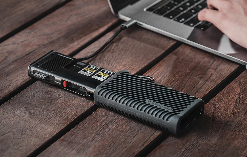 Leitor de Cartão PGYTECH CreateMate | CFexpress Tipo B + SD Preto