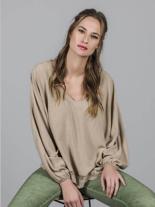 BLUSA DETALHE RENDA