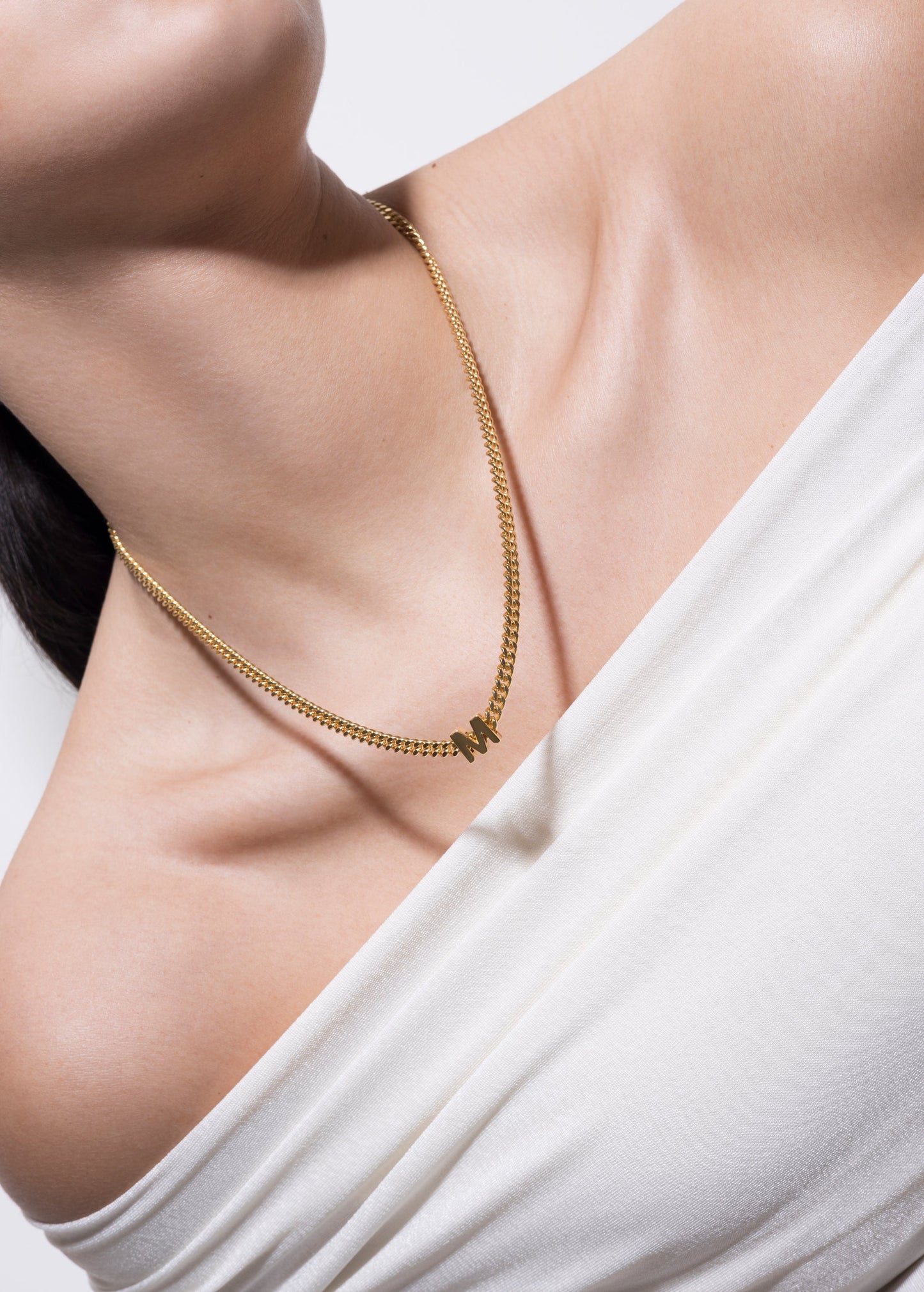 alphabet necklace with pendant M