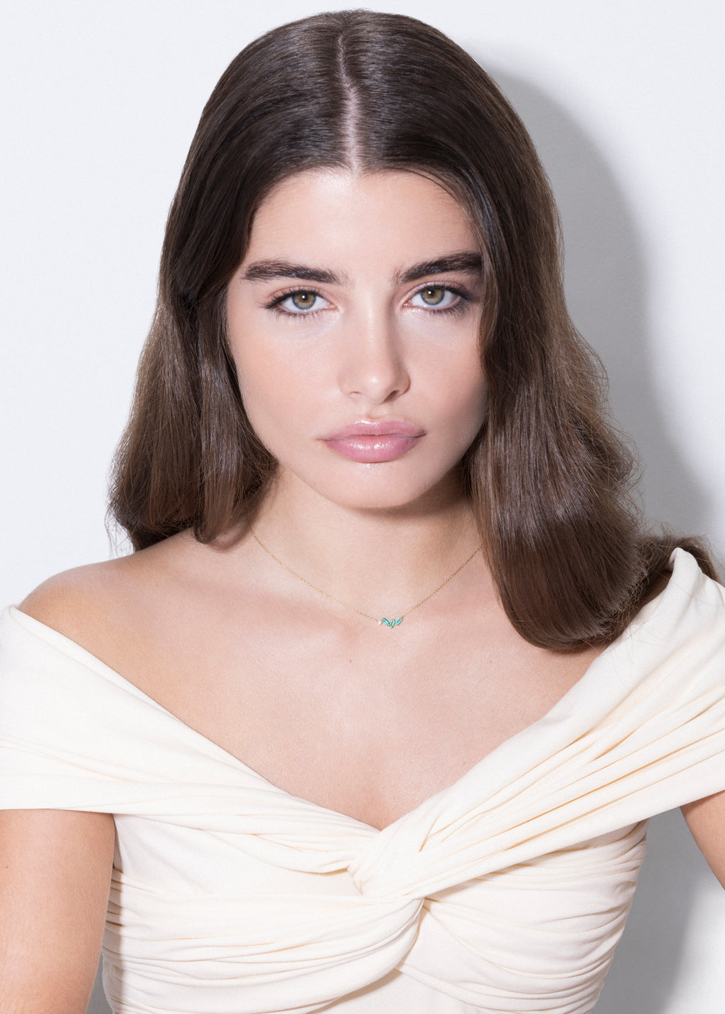 emerald and diamond 18k necklace