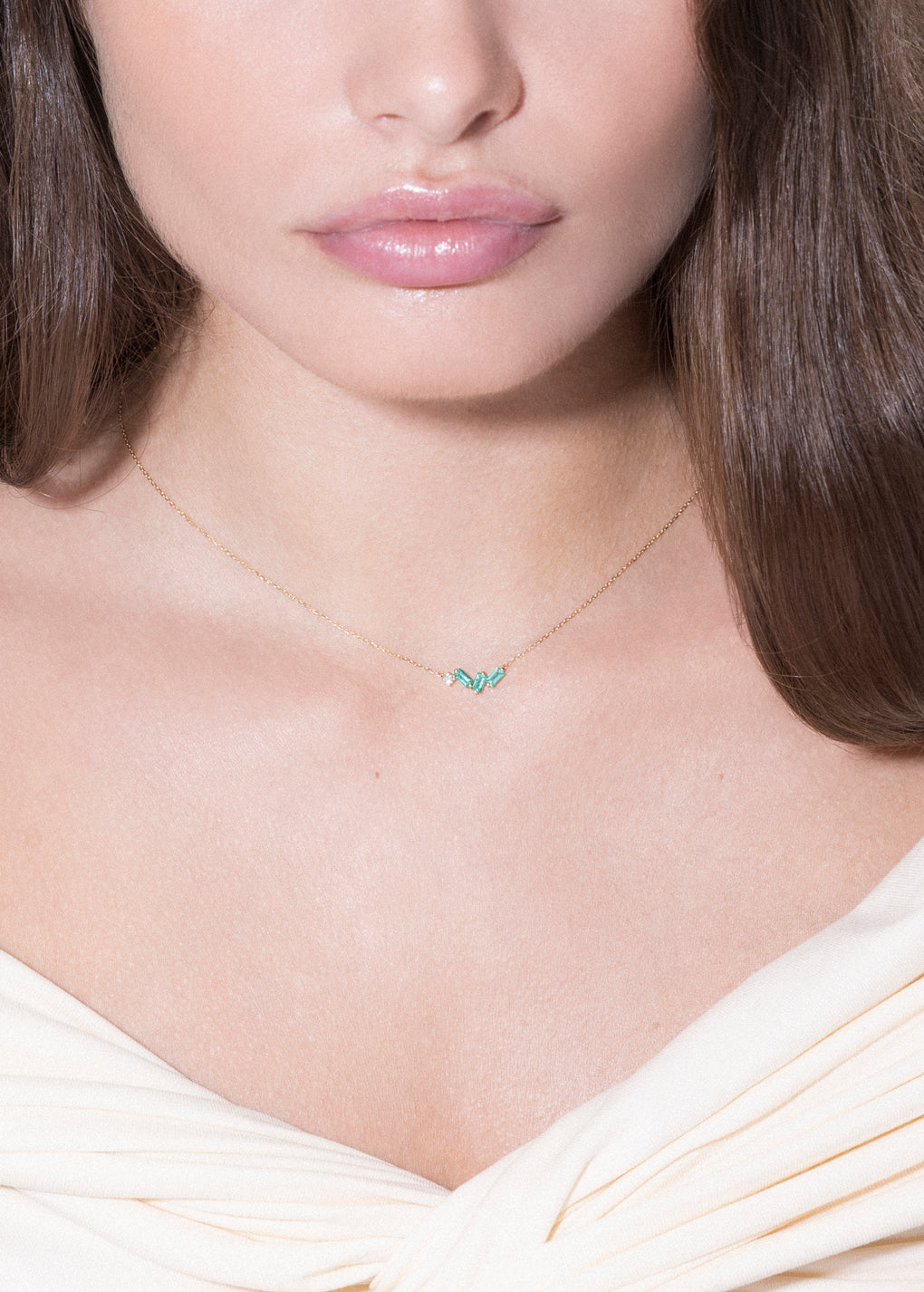 emerald and diamond 18k necklace