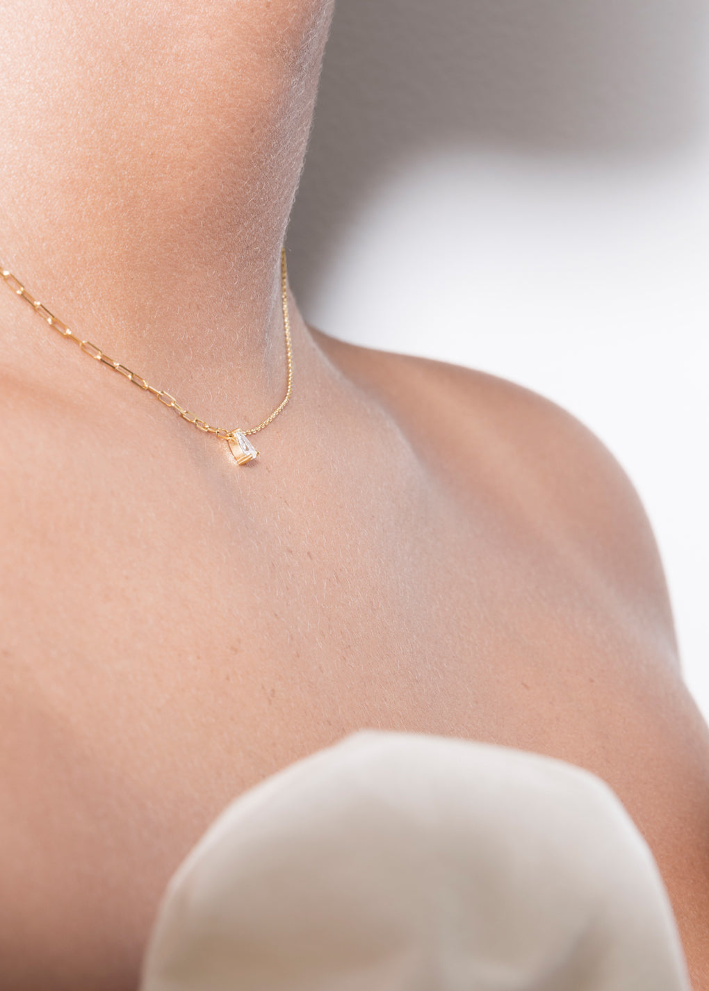 pear necklace 18k diamond